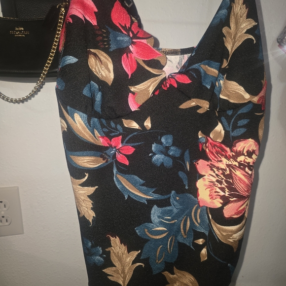 Tops Bundle - Picture 2 of 5